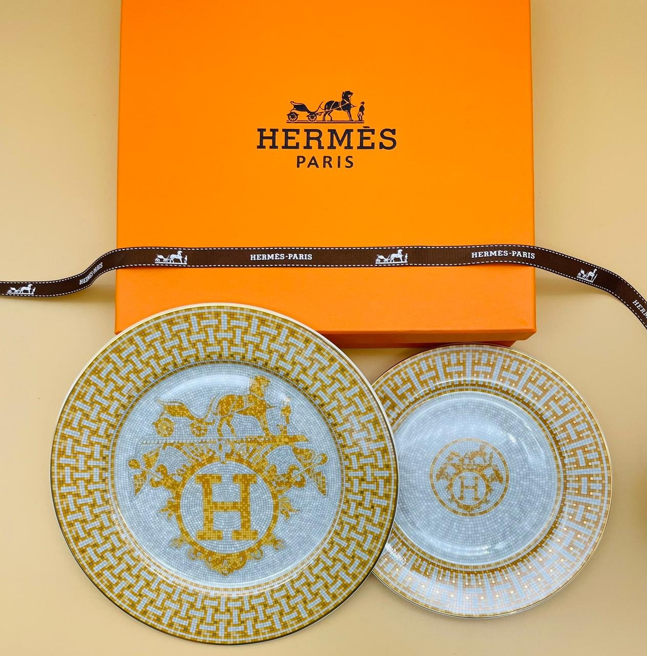 Round plates set of two from Hermes - Hermes Plates | Buy Online in UAE